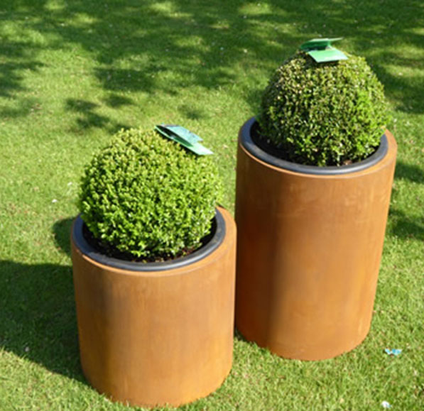 rusty flower pots